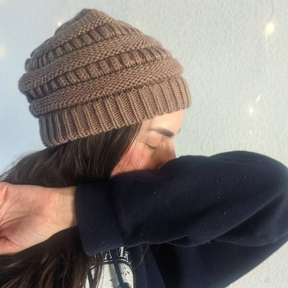 C.C Beige slouch beanie - Picture 2 of 2